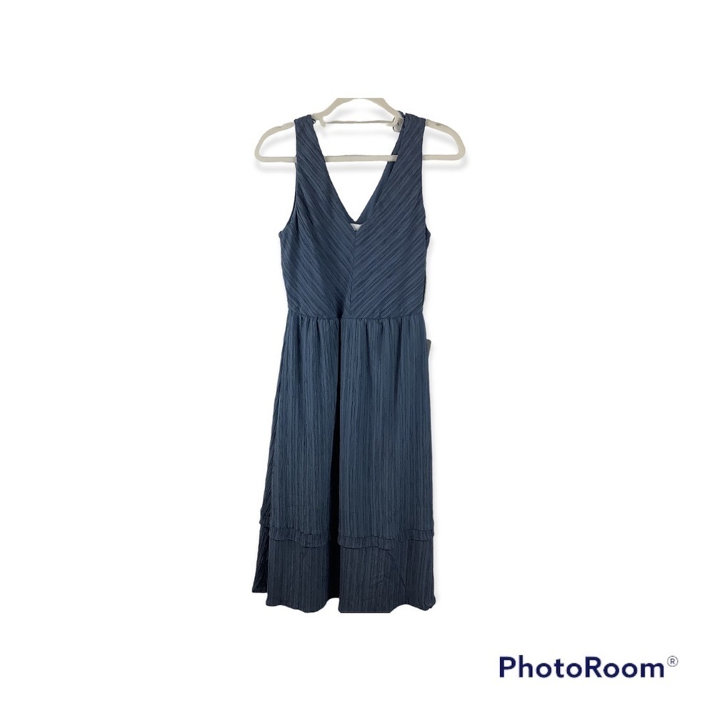 Superfoxx V-Neck Sleeveless Textured MIDI-Dress